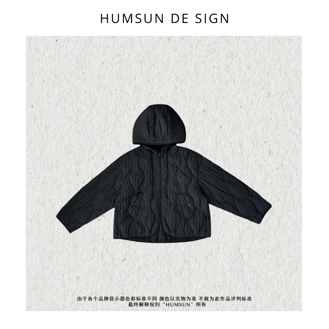 HUMSUN/禾木笙 奔赴冬约~艺术绗线装饰廓形保暖连帽羽绒服 24E155