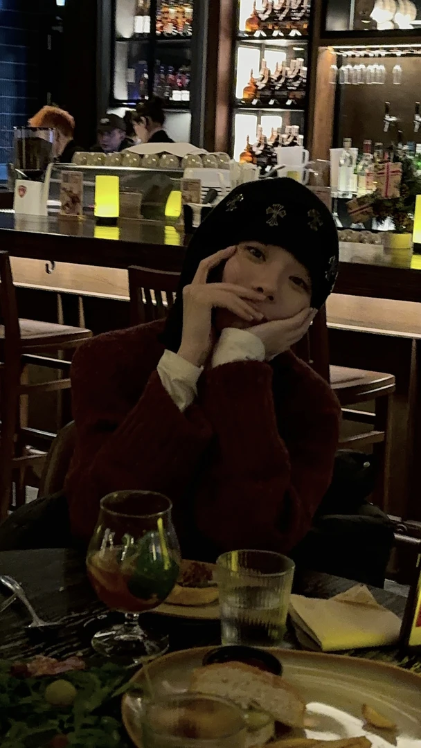 HUMSUN/禾木笙 「时髦甜酷」 重工十字架磨破设计保暖针织帽 24E101