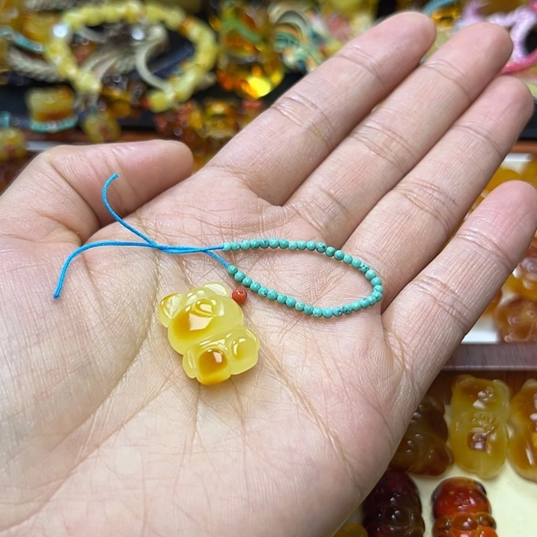 【闪购商品】琥珀裸石未镶嵌牛*