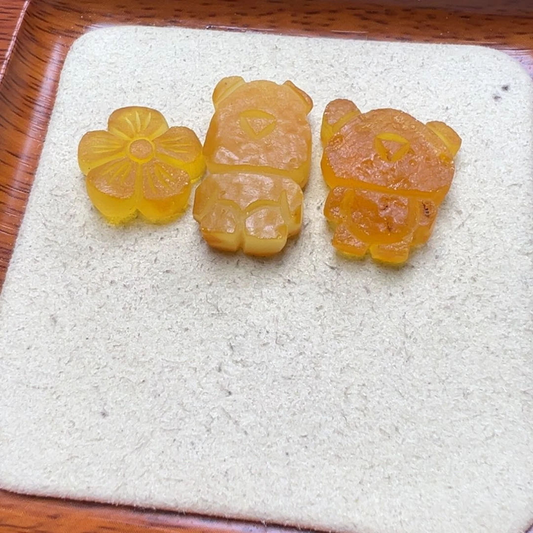 琥珀吊坠(不含链)未镶嵌W****鸭