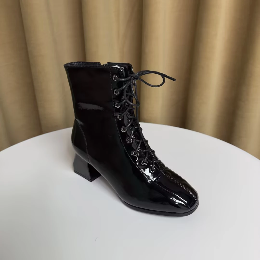 6890-21矮跟短靴气质时尚百搭黑色粗跟加绒矮跟系带方头漆皮女士