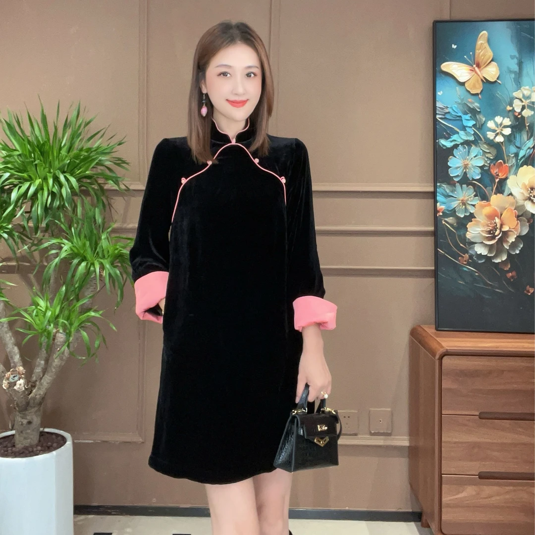 新中式真丝丝绒连衣裙2024秋冬季拼色设计省心穿搭