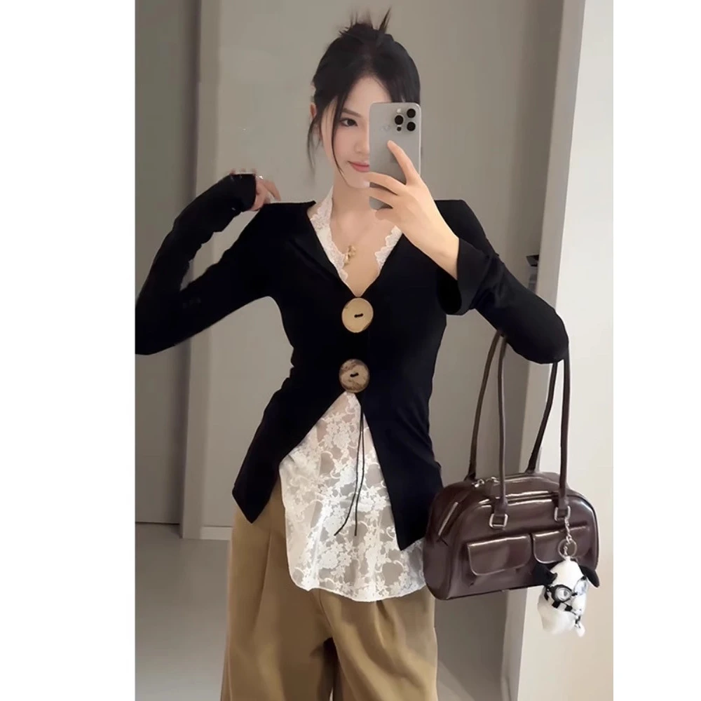 【张漂亮】设计感V领长袖女早秋新款复古纽扣系带褶皱收腰上衣