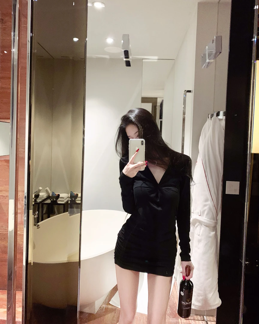 杜总家 神仙小黑裙*原创气质黑色收腰显瘦紧身包臀百搭秋连衣裙