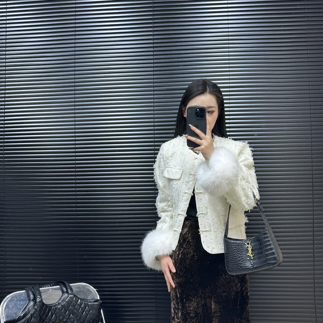 2024秋冬新款设计感拼接袖毛外套时尚亮片气质显瘦加厚高货上衣