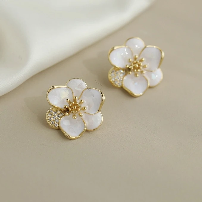 合金耳饰 法式简约花瓣耳环潮小众设计感高级感优雅耳饰女耳钉B1