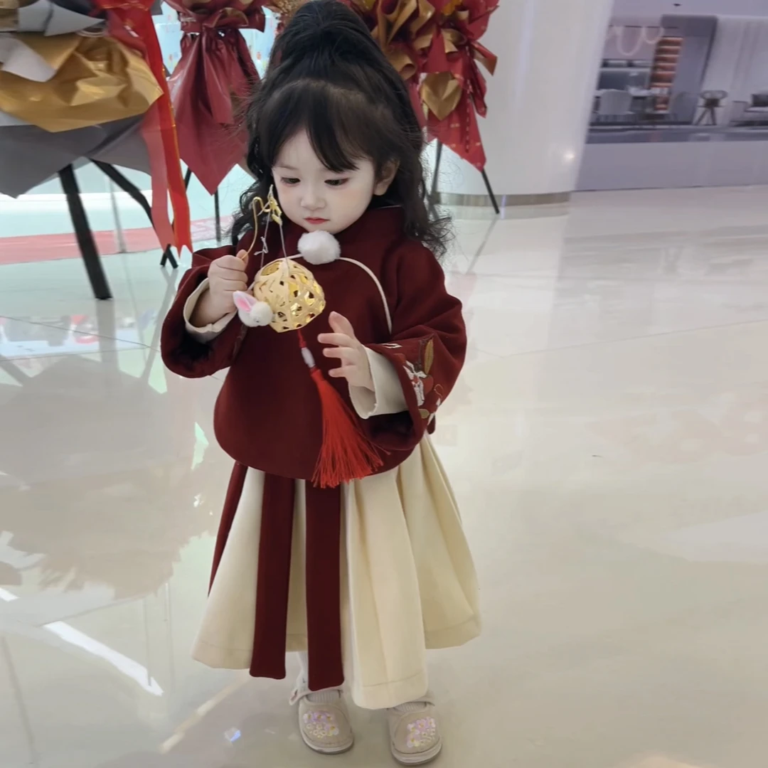 女童汉服唐装拜年服套装2023冬季新款洋气高端秋冬马面两件套