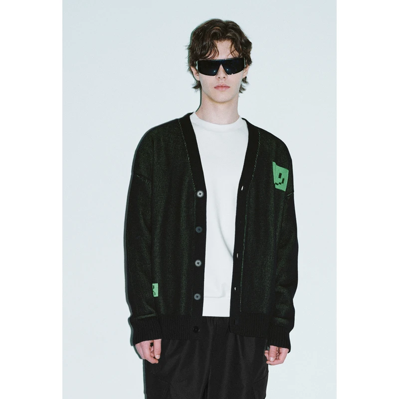 UR秋冬新款男时尚撞色笑脸提花宽松小小织针织开衫UMV930053