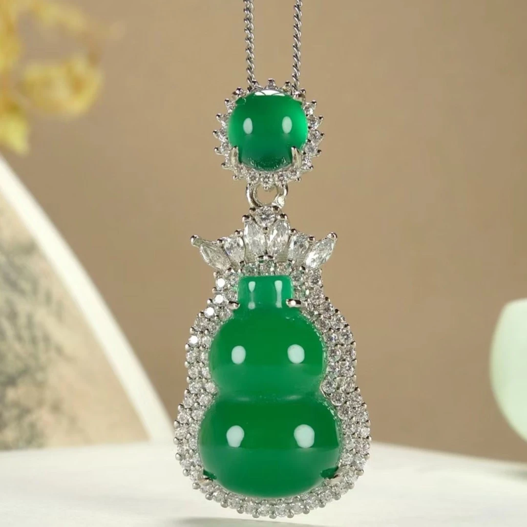 大行珠宝天然玉石高端大气绿葫芦吊坠女款送礼T286（颜色微差）玉髓