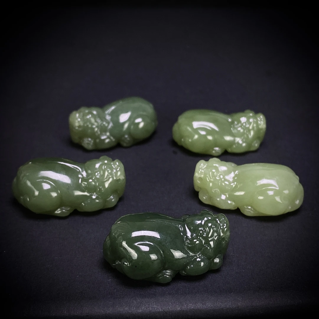 2888/(ZY888-103)和田玉貔貅经典款吊坠/多样性发货/1件