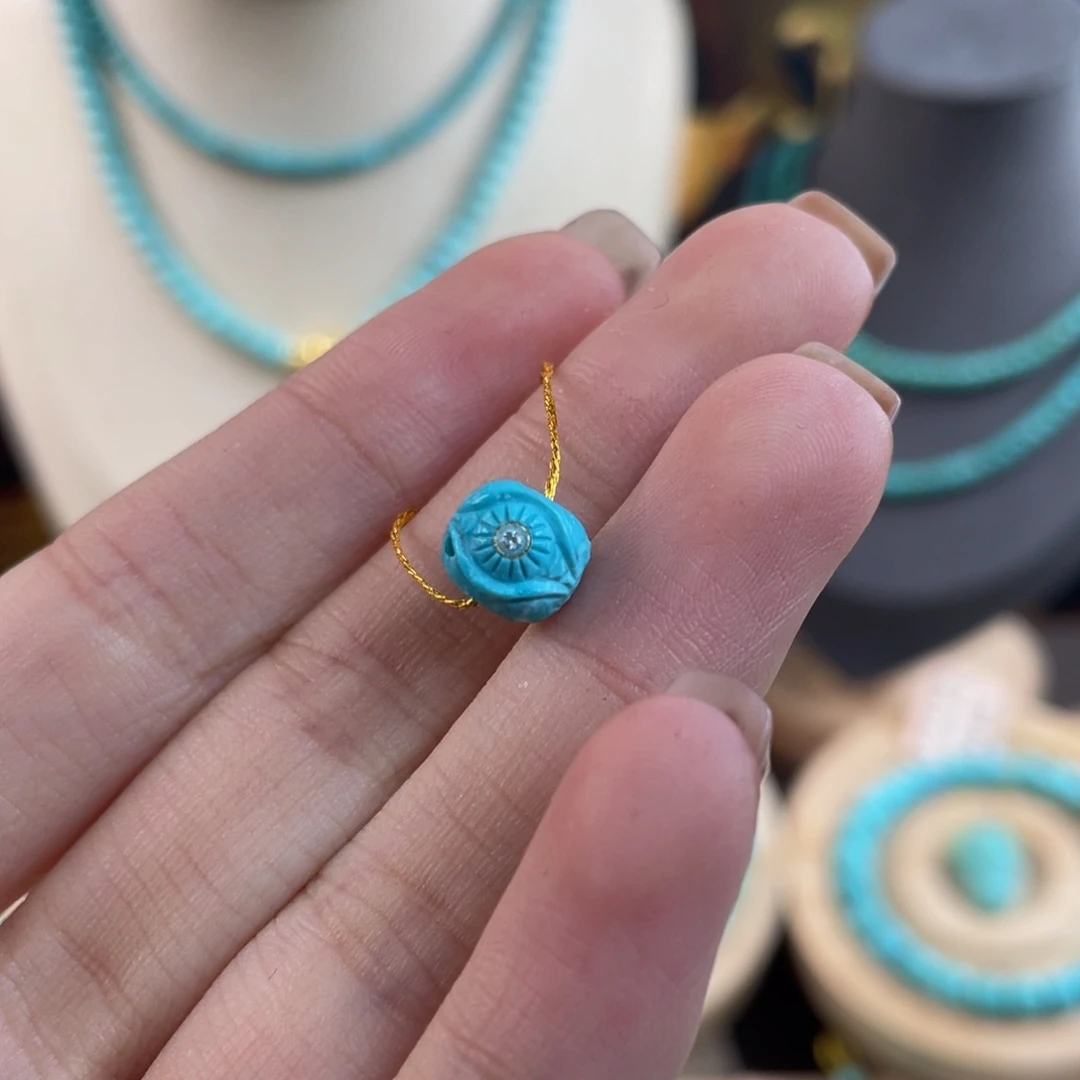 绿松石颈饰未镶嵌