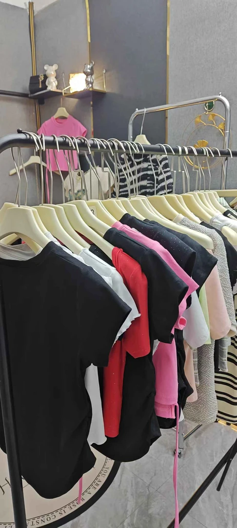 随机t恤一件全新，中奖联系客服备注码数