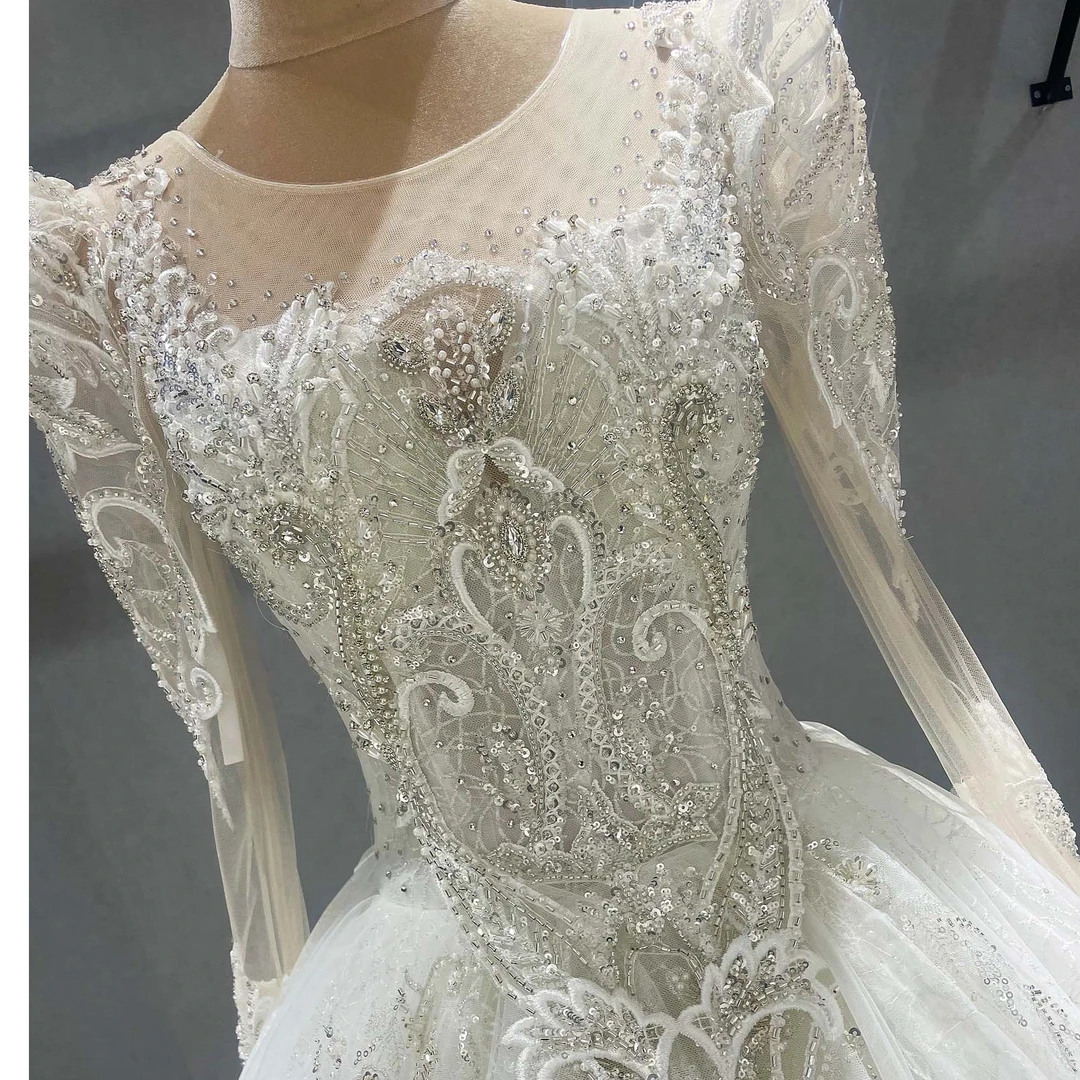 2024轻纱齐地简约大气重工长袖款白色婚礼气质法式结婚