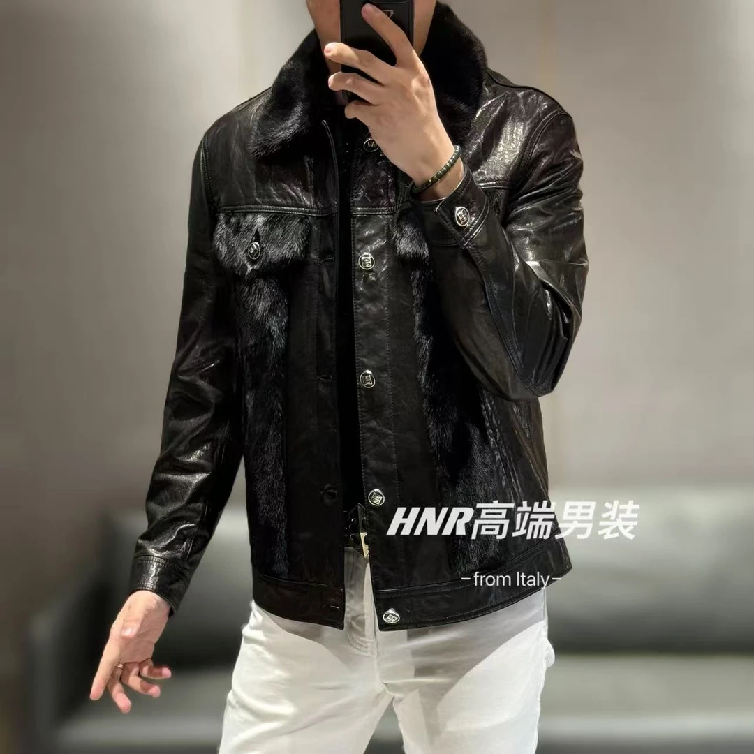 【真水貂羊皮羽绒服】浮雕口袋图案设计款气质鹅绒羽绒服23-06