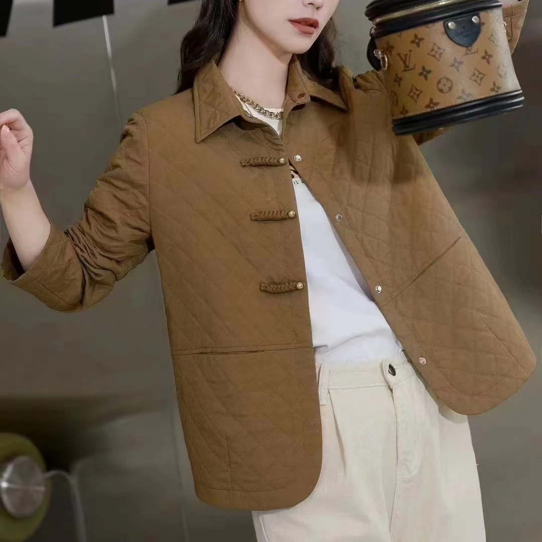 6309 女士菱形格盘扣外套 三楼