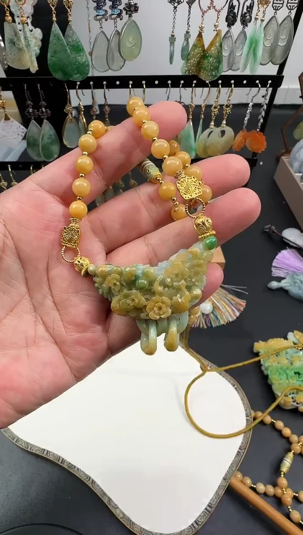 【闪购商品】翡翠颈饰未镶嵌吊坠