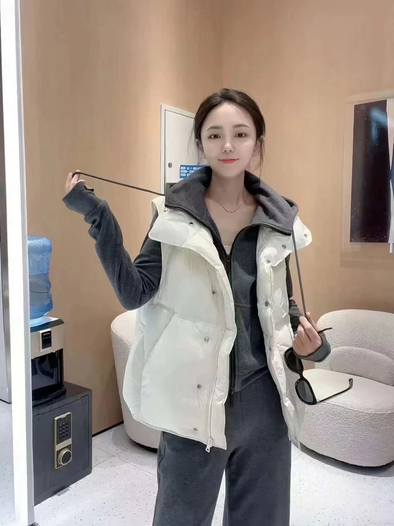 。2024冬季时尚百搭休闲羽绒马甲女41010009