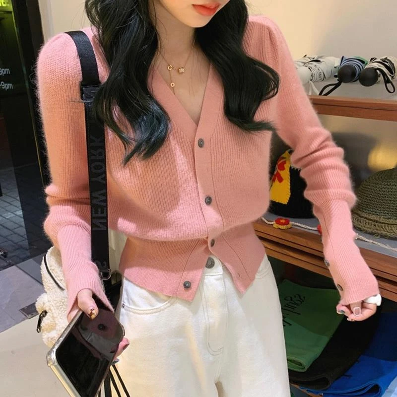 早秋新款温柔小香风V领针织开衫女复古日系粉色修身打底毛衣外套