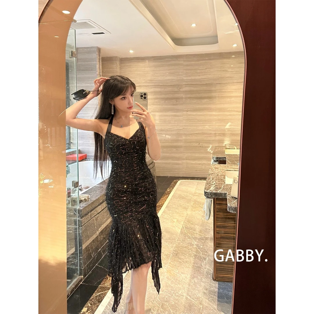 GABBY 春季新款名媛风短流苏连衣裙不规则下摆设计感度假裙A2323