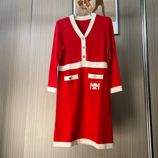 203品牌撤柜女装曼家时尚设计款针织羊毛连衣裙