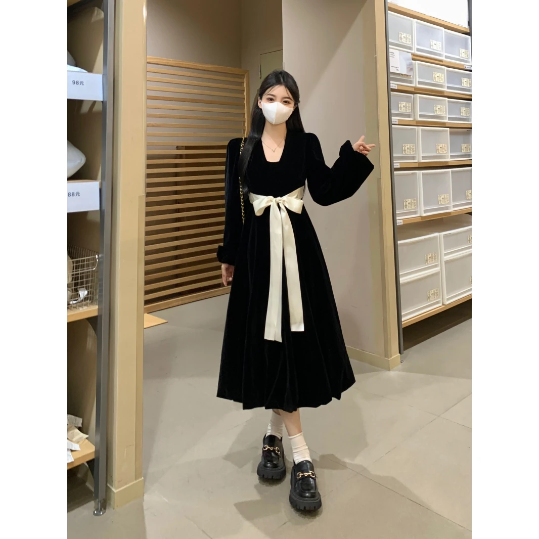 大码女装法式高级感连衣裙秋冬胖mm收腰绑带蝴蝶节丝绒小黑裙复古