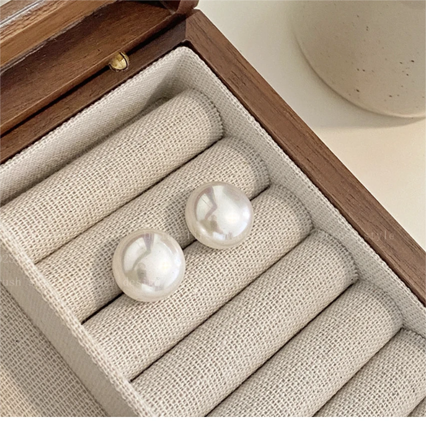 仿珍珠耳钉一对