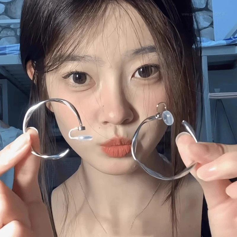 合金耳饰 新款方圆脸天菜耳夹~巨巨巨巨显脸小明星款素圈耳饰女