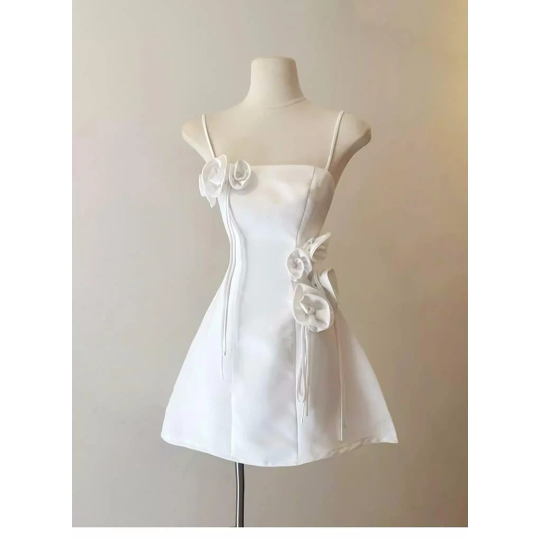 法式立体花朵吊带连衣裙女2024新款小个子收腰显瘦宴会气质礼服裙