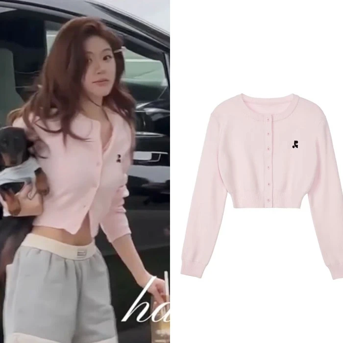 许我耀眼赵露思许妍粉色圆领针织开衫女纯欲风露脐小个子短款上衣