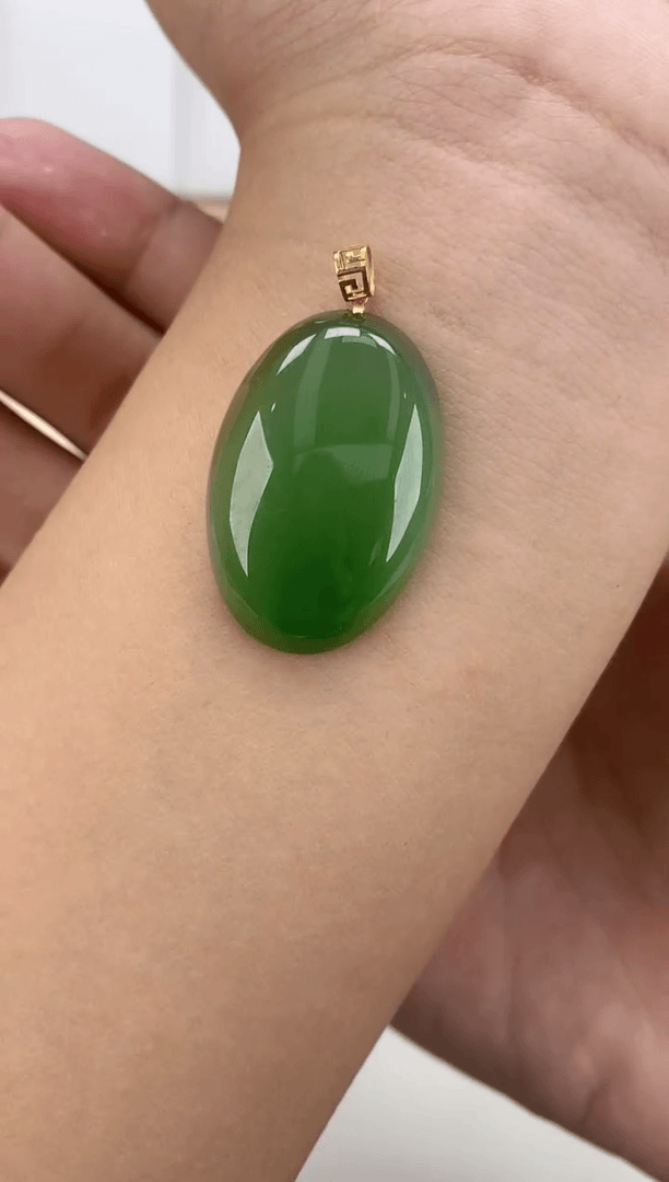 【闪购商品】和田玉吊坠(赠链)18K金镶嵌蛋面