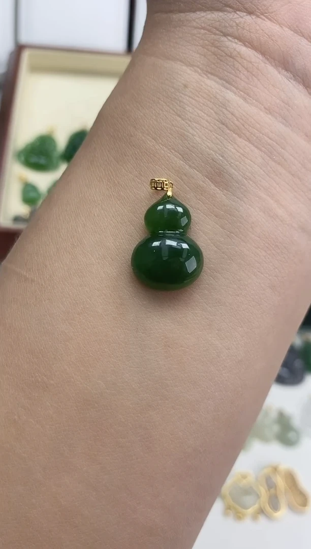 【闪购商品】和田玉吊坠(赠链)18K金镶嵌葫芦