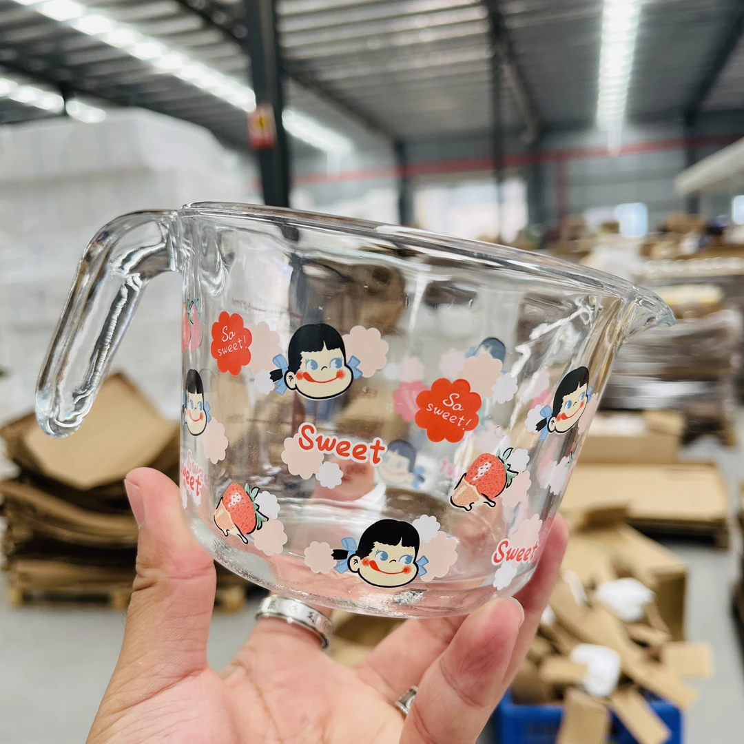 可爱女孩量杯中式纯色卡通圆形