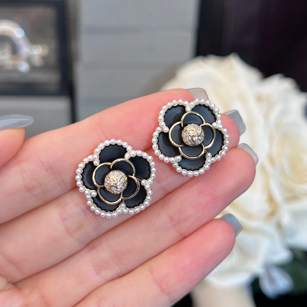 铜合金仿珍珠耳饰 K0130时尚大气小香风山茶花气质经典耳钉