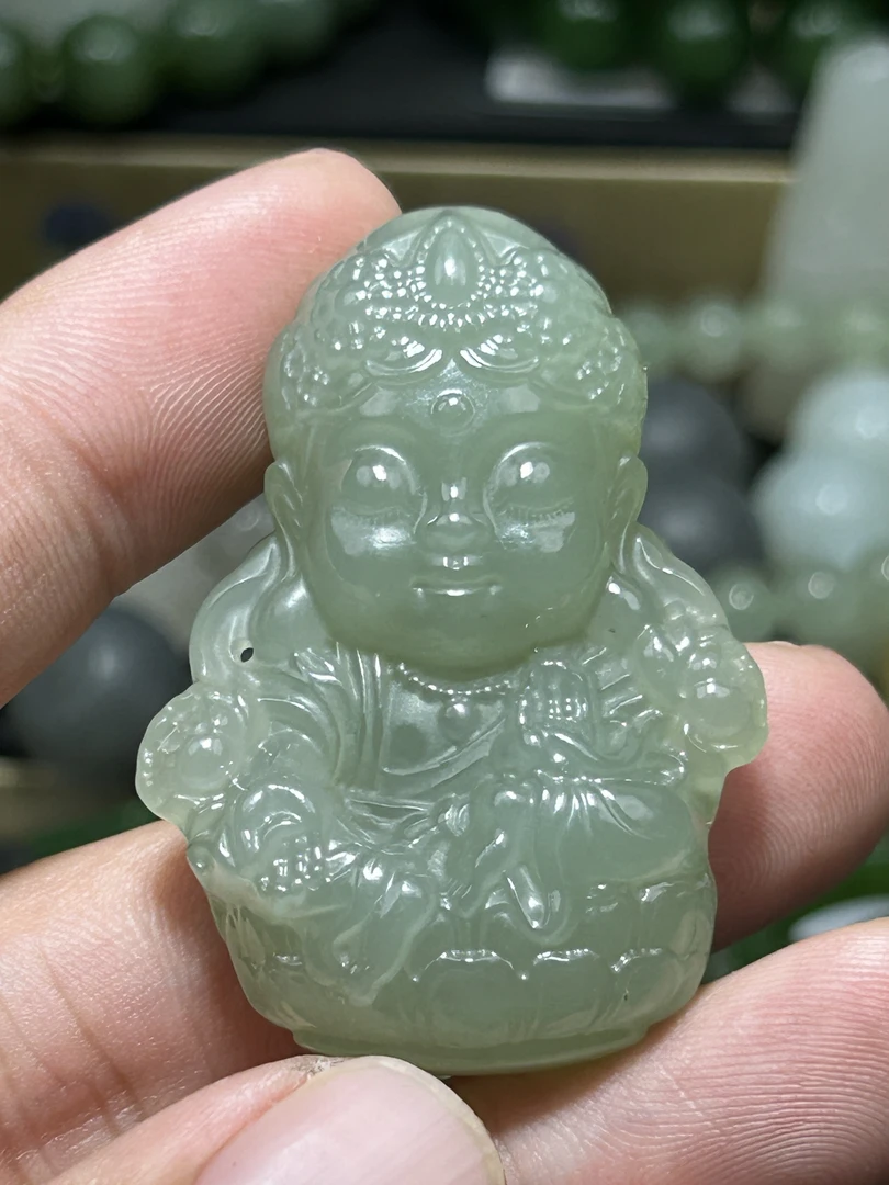 天然和田玉青海野牛沟老矿晴水手工雕刻宝宝佛吊坠高冰湖水绿