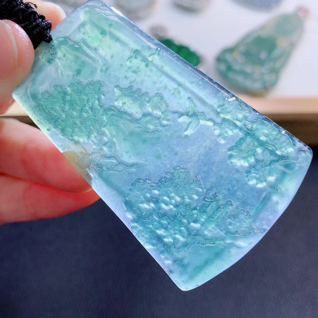 翡翠颈饰未镶嵌翡翠