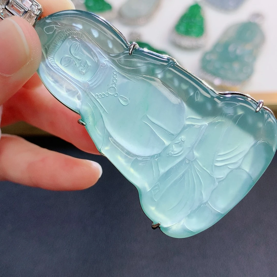 翡翠颈饰未镶嵌翡翠