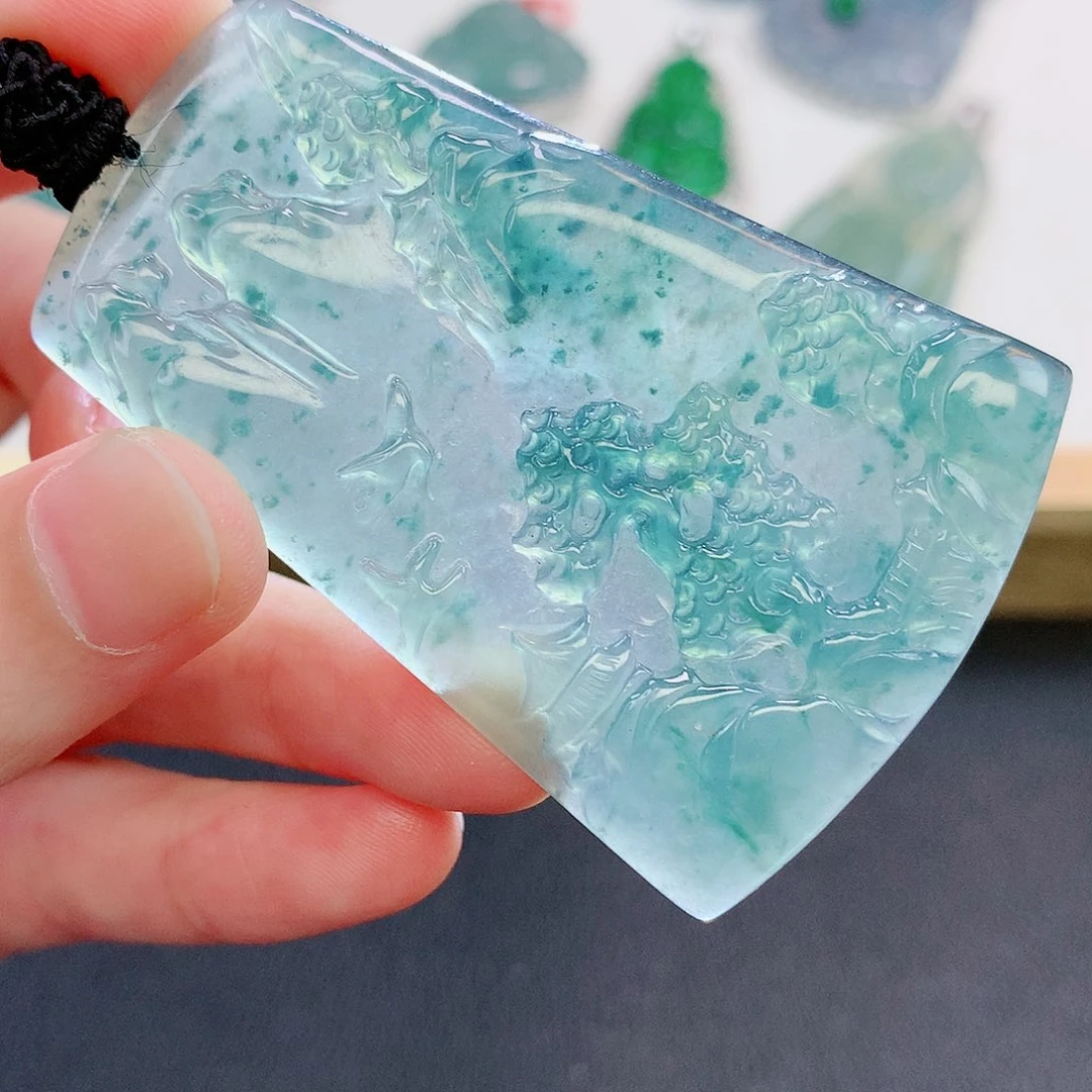 翡翠颈饰未镶嵌翡翠