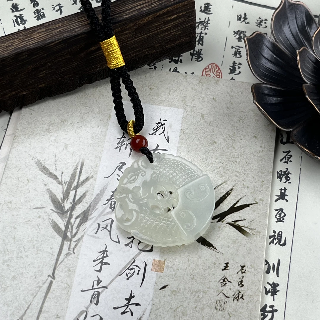仿古版鱼化龙平安扣岫玉双面雕刻精雕白色项坠手工复古精美