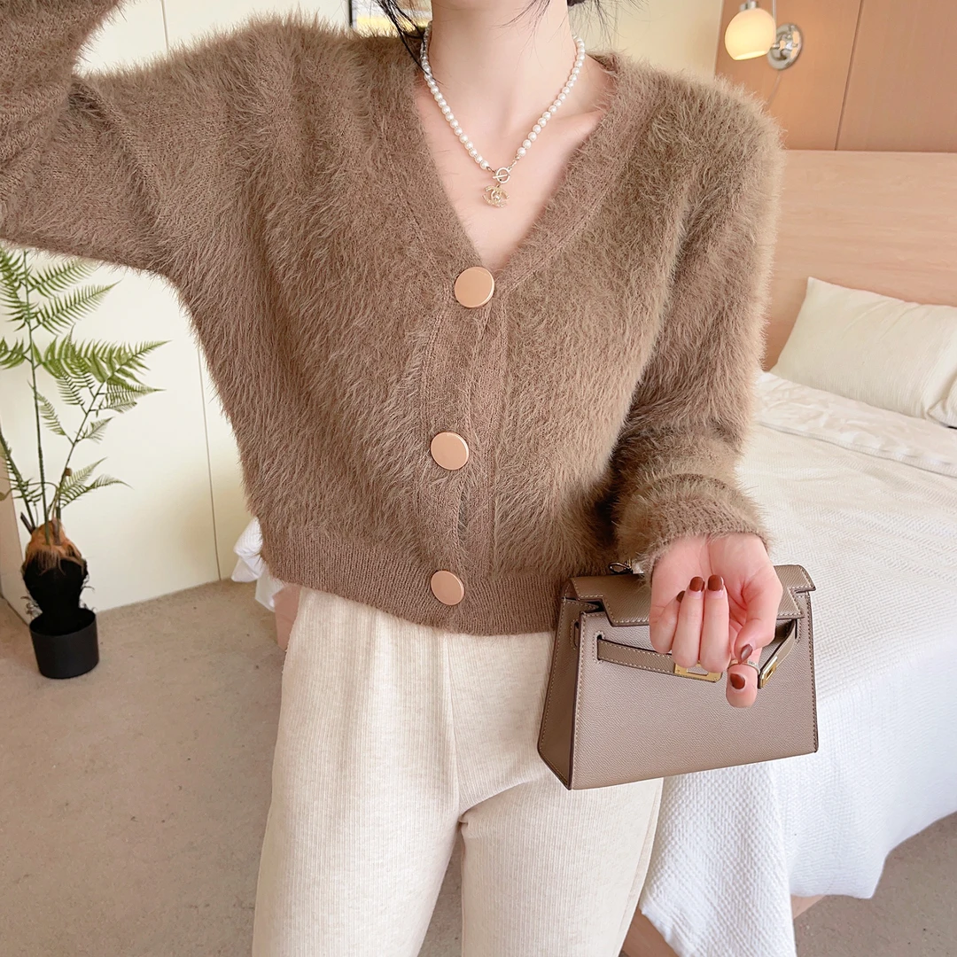 【秋冬上新】秋季新款时尚高级感软糯V领温柔百搭毛衣女DMJ-S54158