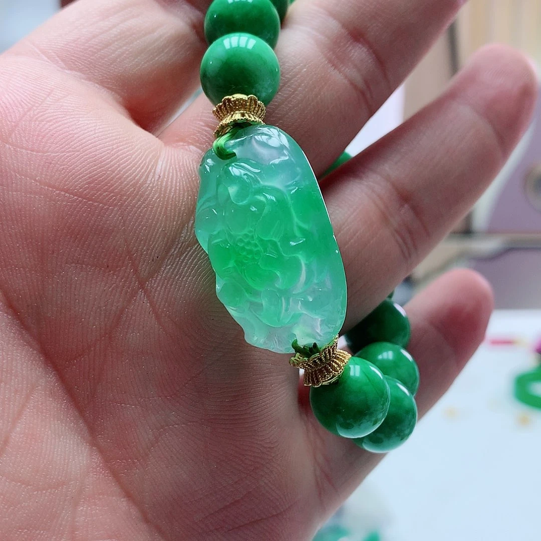 翡翠吊坠(赠链)银S925镶嵌