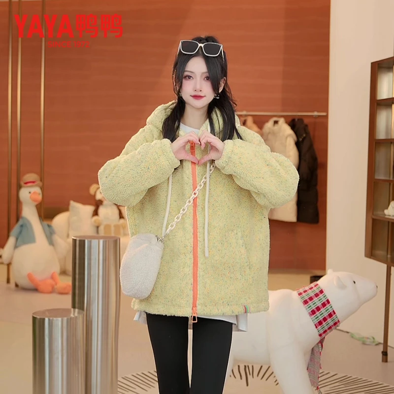 YAYA/鸭鸭羽绒服女短款秋冬设计款时尚波点撞色外套YE4B615779M