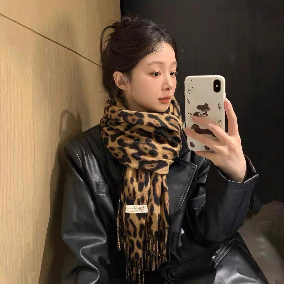 小众设计甜酷豹纹流苏围巾女2024新款千玺辣妹风披肩