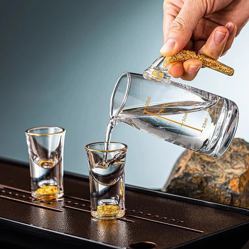 【高档酒具】无铅水晶玻璃金箔白酒杯高档个性酒杯