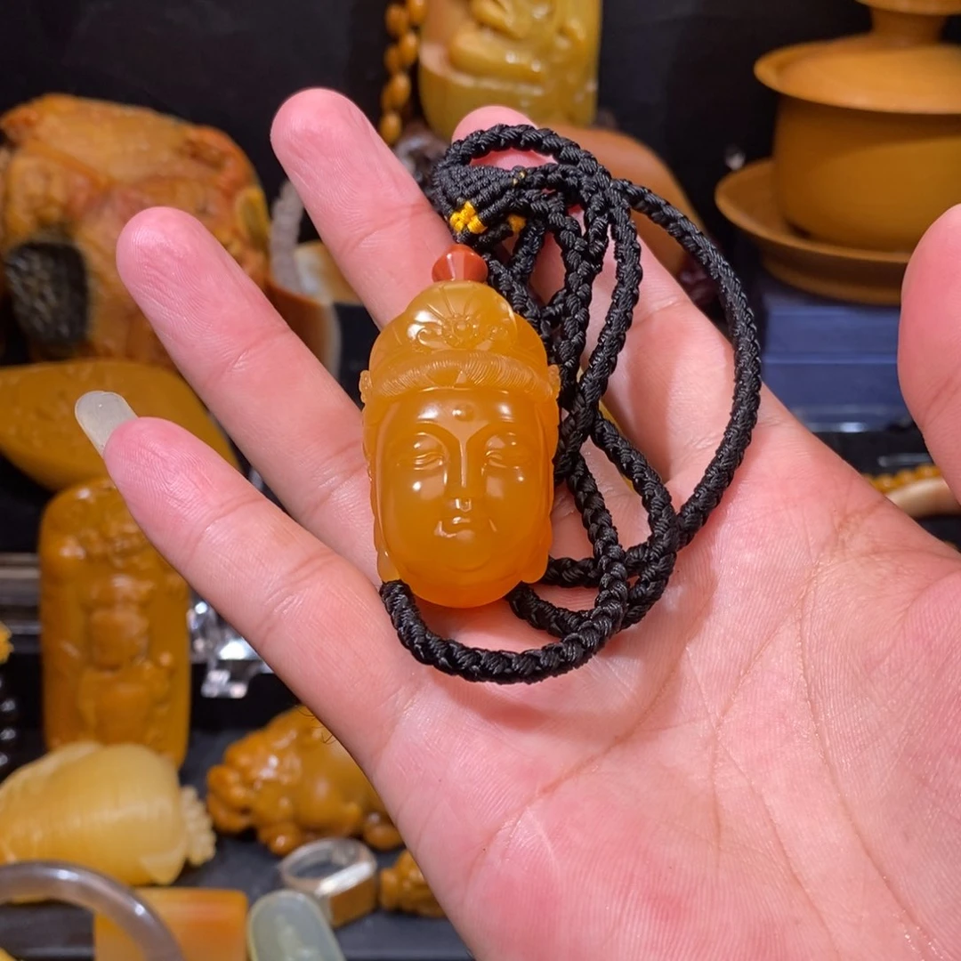 石英质玉颈饰未镶嵌孤*者