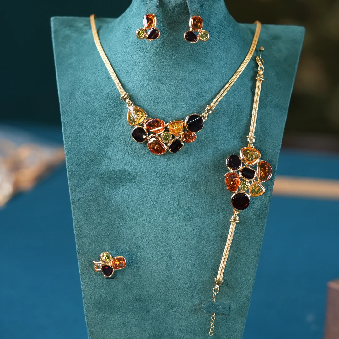 天然琥珀欧款银套装设计款تەبىئىي كەھرىۋا كۈمۈش يۈرۈشلۈك