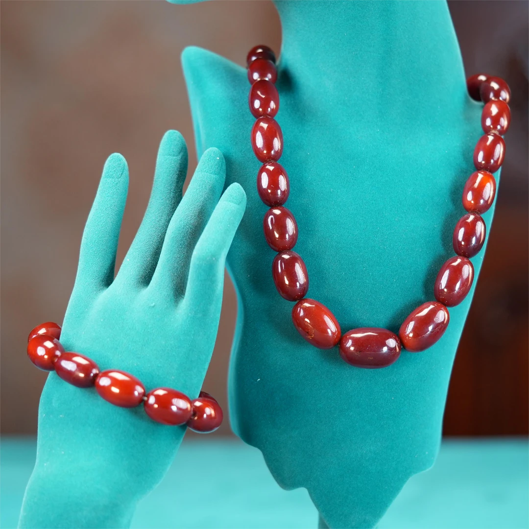 天然蜜蜡枣红项链/手链老蜡套装85.6gتەبىئىي چىلان رەڭ كەھرىۋا