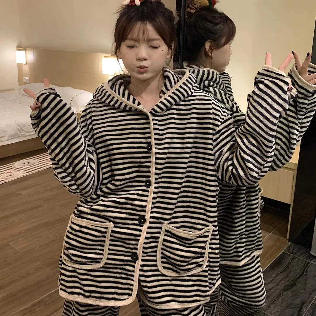 韩系高级时尚珊瑚绒睡衣连帽女款冬季新款毛绒大码外穿家居服套装