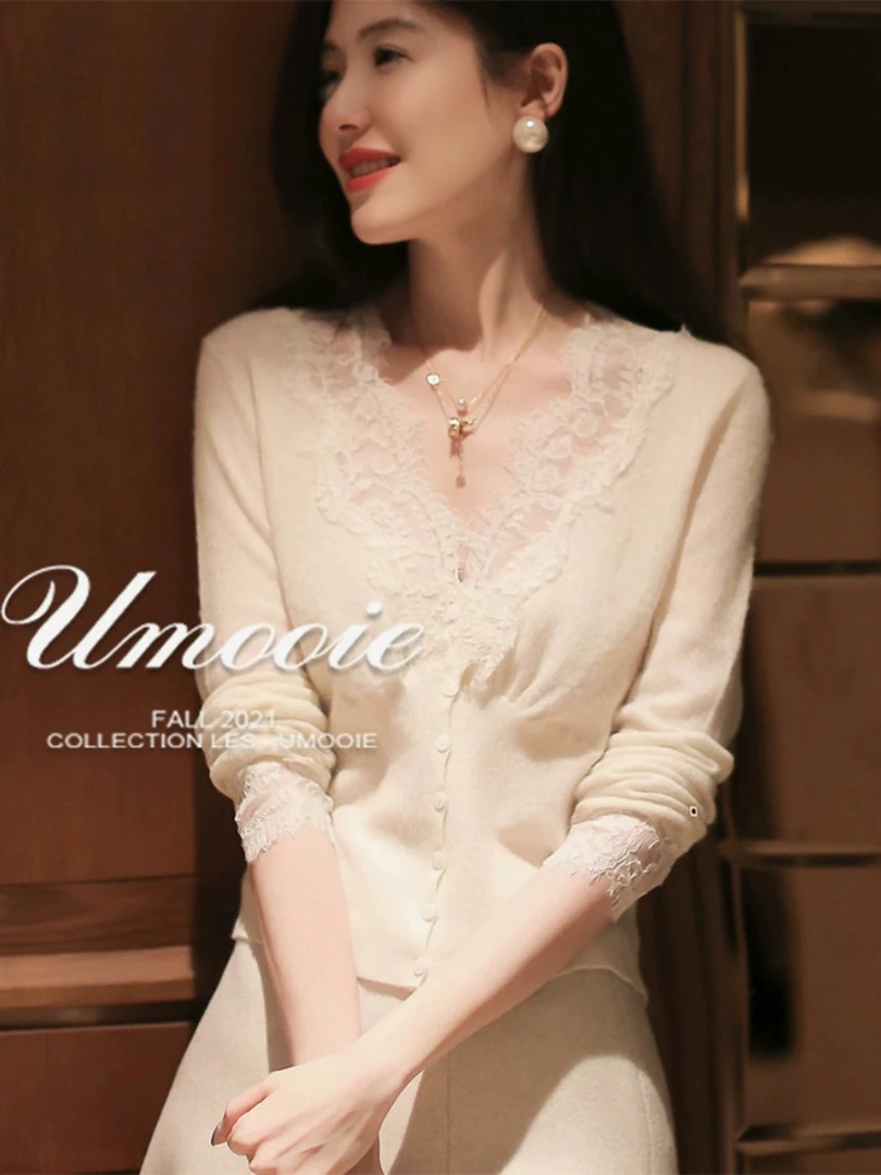 法式V领针织衫女2025春秋设计感蕾丝拼接显瘦全羊毛内搭打底上衣T