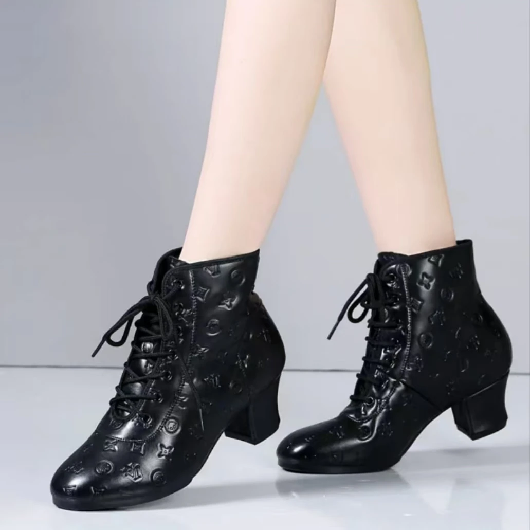 广场舞女靴子软底交谊舞外穿吉特巴舞中低跟跳舞鞋新款舞蹈靴