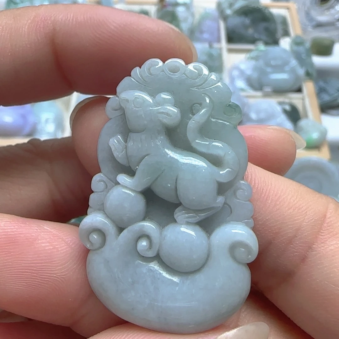 翡翠颈饰未镶嵌翡翠